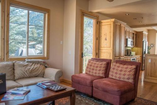 Spacious Townhome - Walk to Ski Lifts and Downtown Ketchum - image 26