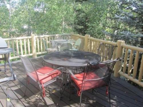 Spacious Townhome - Walk to Ski Lifts and Downtown Ketchum - image 30