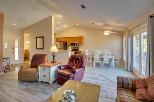 Lovely Hot Springs Home with Lake Balboa Access in Hot Springs Village, USA