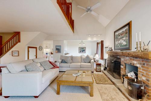 Saltbox 12A in Quechee