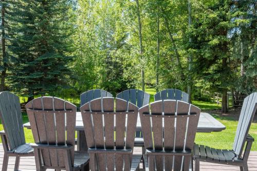 Northwood Home - New Listing - Luxury Home With Room for the Family - image 14