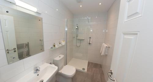 Double or Twin Room - Non Sea View room in Commodore Hotel