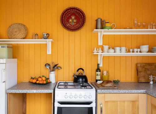 South Shore Cottage in Akarakle