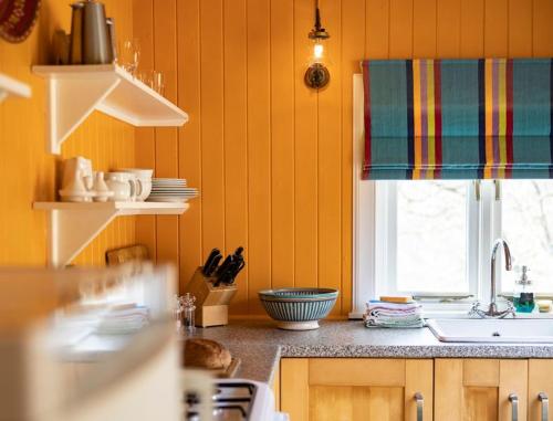 South Shore Cottage in Akarakle