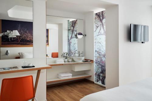 Olive Green Hotel - image 6