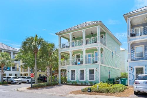Splish Splash Pet friendly Pool view