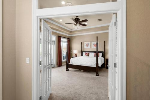Summer Blast Pet friendly Golf cart INCLUDED – Destin, FL