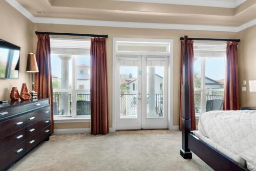 Summer Blast Pet friendly Golf cart INCLUDED – Destin, FL