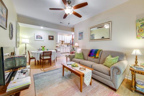 Charming Charlottesville Apt with Outdoor Space! in Charlottesville, USA