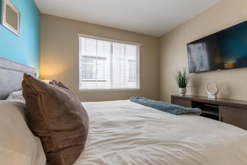 Luxury Suite, Fast Wifi, King Bed, Pool And Spa thumb 4