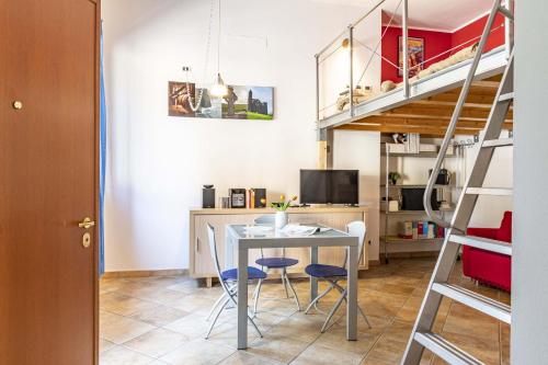 Italian Experience-Florentine Careggi Loft - image 12