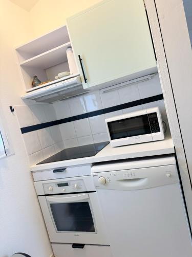 Chez Karine et Rodolphe La Cosy, piscines, plage in Saint Michel Chef Chef