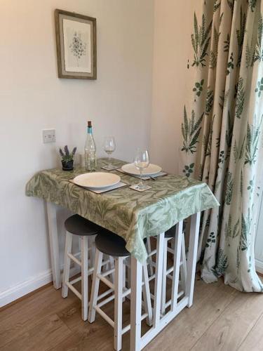 Modern, Stylish lodge with Paddock Views in Woodnesborough