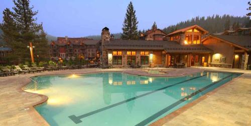 Catamount Lodge 206A by East West Hospitality - image 2