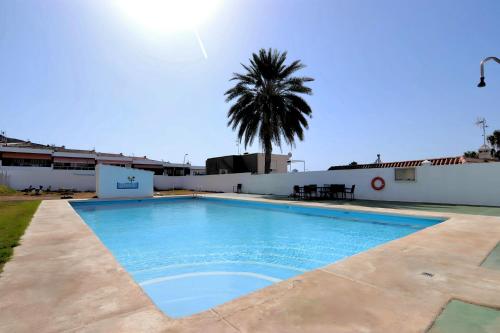 Spacious and charming 500 sqm Villa community pool 800m Aguadulce beach gîte à louer Aguadulce