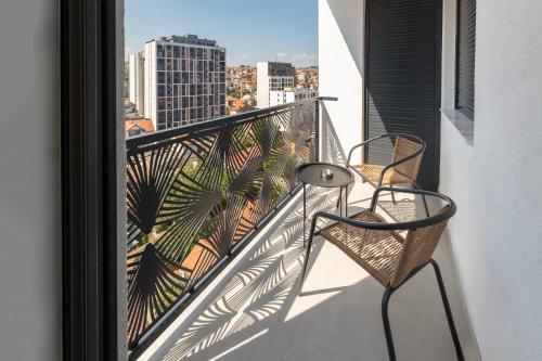 Prado Apartments 5