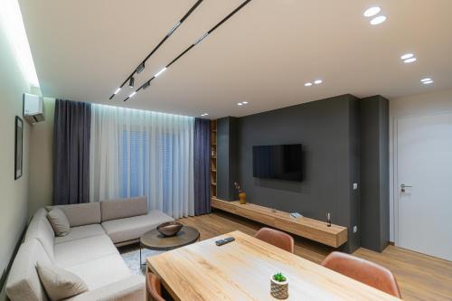 Prado Apartments 1