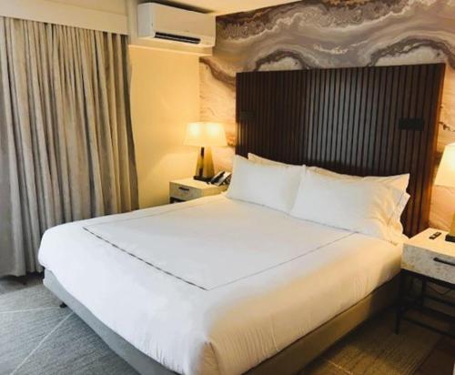 1 king bed, 1 sofa bed