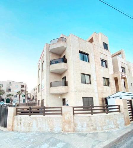 Apartment in Amman Abdoun area - image 3