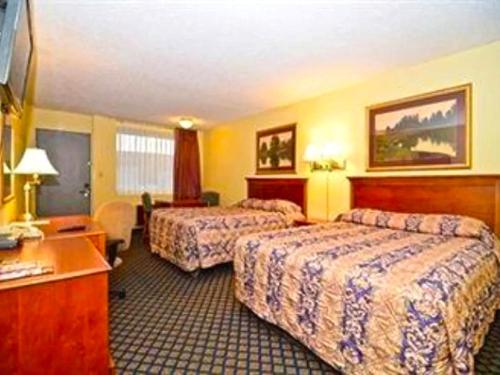Deluxe Queen Room
