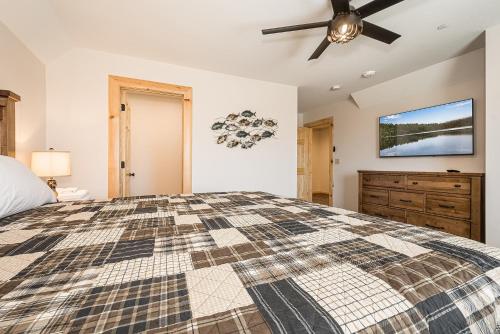Mountain Crest Lodge, McHenry