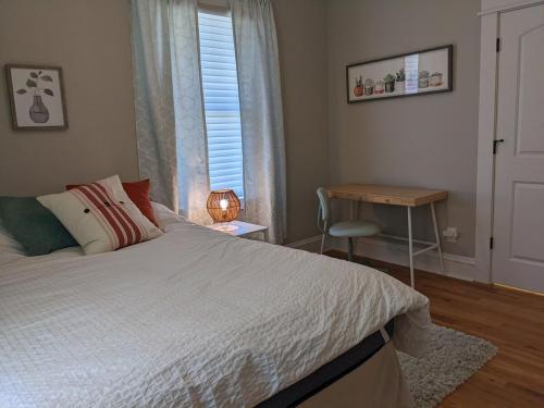Casa Rosa - 2br West End Bungalow in Durham, USA