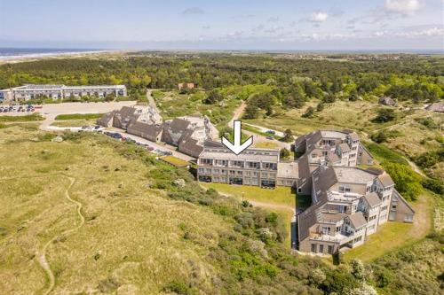 Toplocatie! Strand 300 meter en prachtig uitzicht op de duinen, no additional costs – khách sạn tại Nes