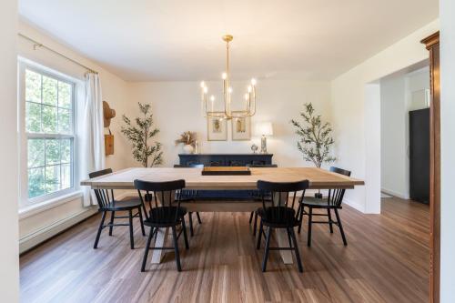 Elegant Coastal Retreat in Rockport