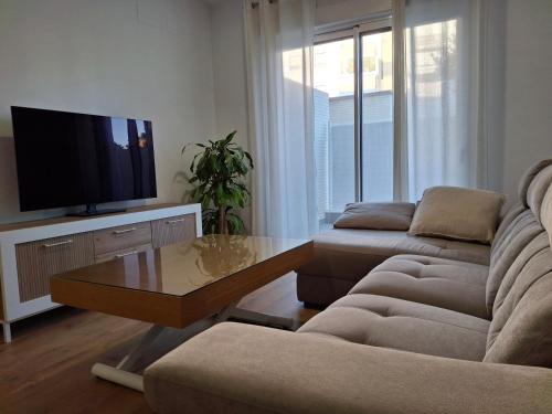 Green Simon, piso nuevo con piscina 2023