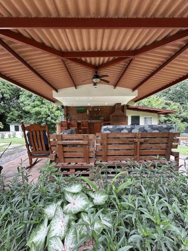 Iekārtas, Villa Thais - Piscina, Área de juegos, Fogata (Villa Thais - Piscina, Area de juegos, Fogata) in Nueva Gorgona