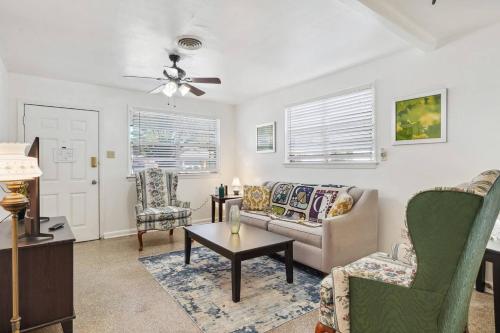 NOLA (2BD) Vacation hub
