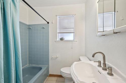 NOLA-steps to Ochsner hospital