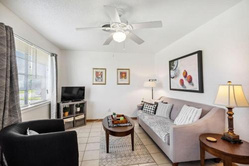 NOLA-steps to Ochsner hospital