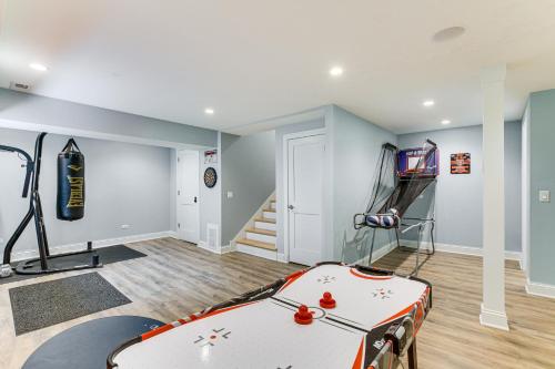 Awesome Chicago Home with Game Room, Deck and Yard! in Chicago, USA