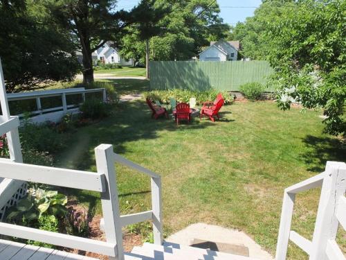 Leelanau Cottage - Gorgeous & Great Location! in Frankfort, USA