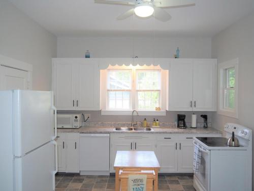 Sailors Delight - Remodeled And Super Cute! in Manistee, USA