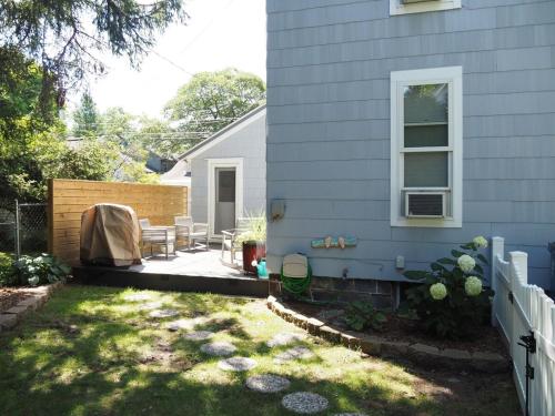 The Sundowner - Gorgeous & Great Location! in Frankfort, USA