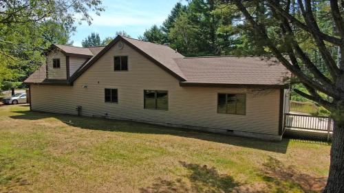 Northern Blessings - Large, Private, And Comfy! in Gaylord, USA