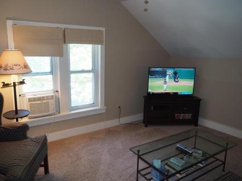 The Cute & Cozy - Upper Apt - Great Location!, Frankfort (fotografie 4)