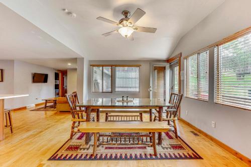 Estes Park House with Deck Mtn Views and Hot Tub! - main image