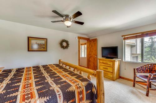 Estes Park House with Deck Mtn Views and Hot Tub! - image 13