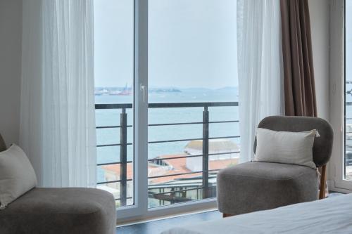 Modern Duplex Bosphorus View Apartment with Teracce - image 9