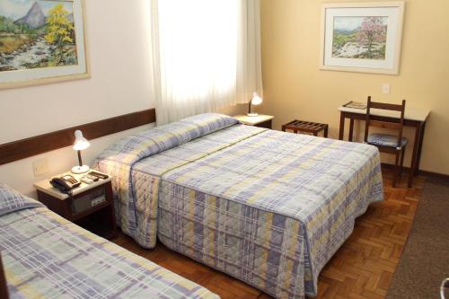 1 double bed, 1 twin bed