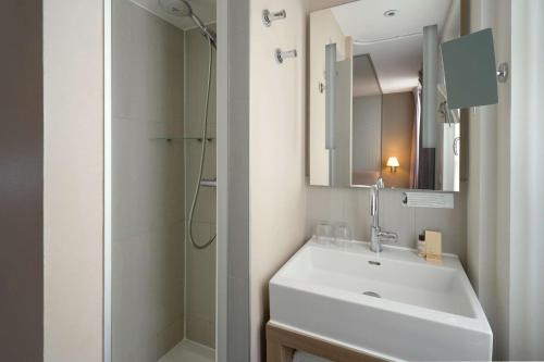 Best Western Hôtel Littéraire Arthur Rimbaud - image 10
