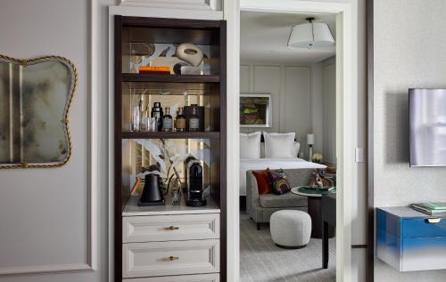 Junior Suite image 2