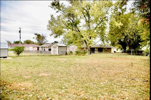 Two living rooms,Huge backyard,water park,Airport in Fort Smith, USA