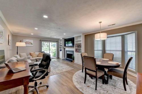 Walk to Avalon or Downtown 3 Walk to Avalon or Downtown 3