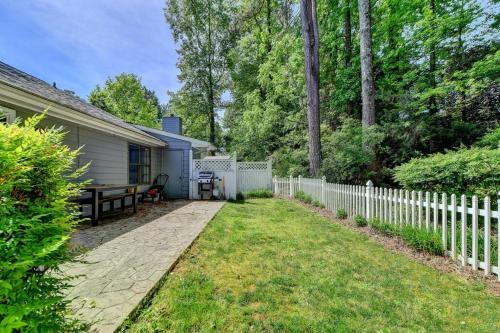 Walk to Avalon or Downtown 3 Walk to Avalon or Downtown 3