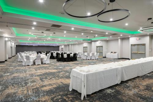 罗阿诺克假日酒店 - 坦格乌德路线419及581