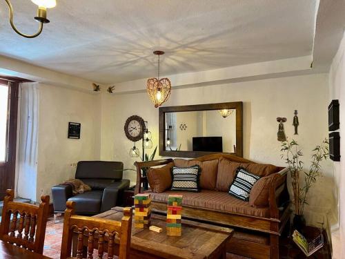Cozy 3BR House in Centro Terrace Parish View in San Miguel de Allende, Mexico